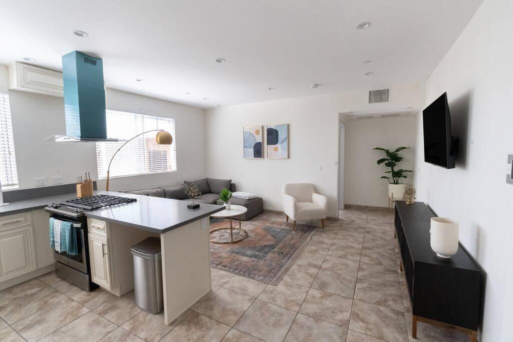 Blue Palm Hollywood Aprtments Lägenhet Los Angeles Exteriör bild
